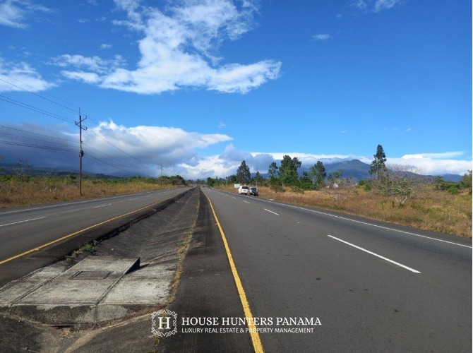 commercial property in Las Trancas