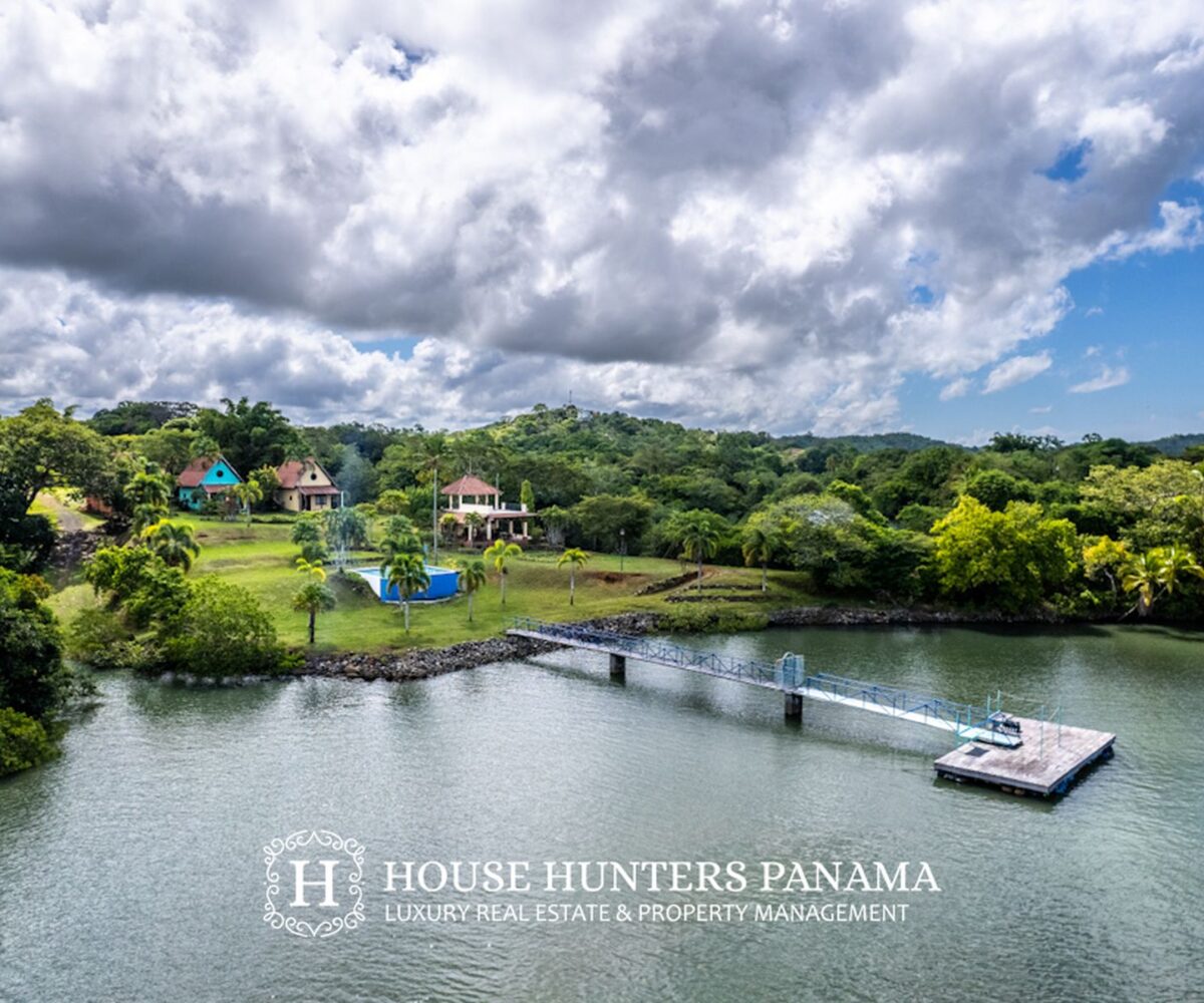 Oceanfront Retreat in Boca Chica Panama