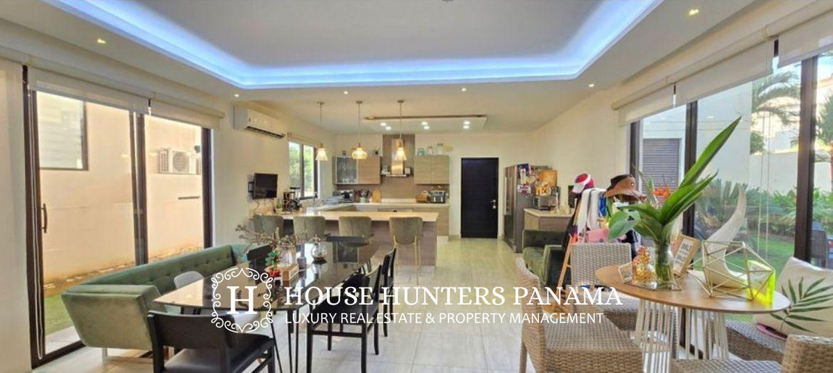 Contemporary House in Panama City Panama