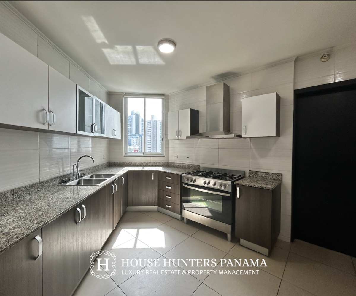 Costa del Este Luxury Condo