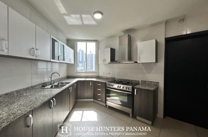 Costa del Este Luxury Condo