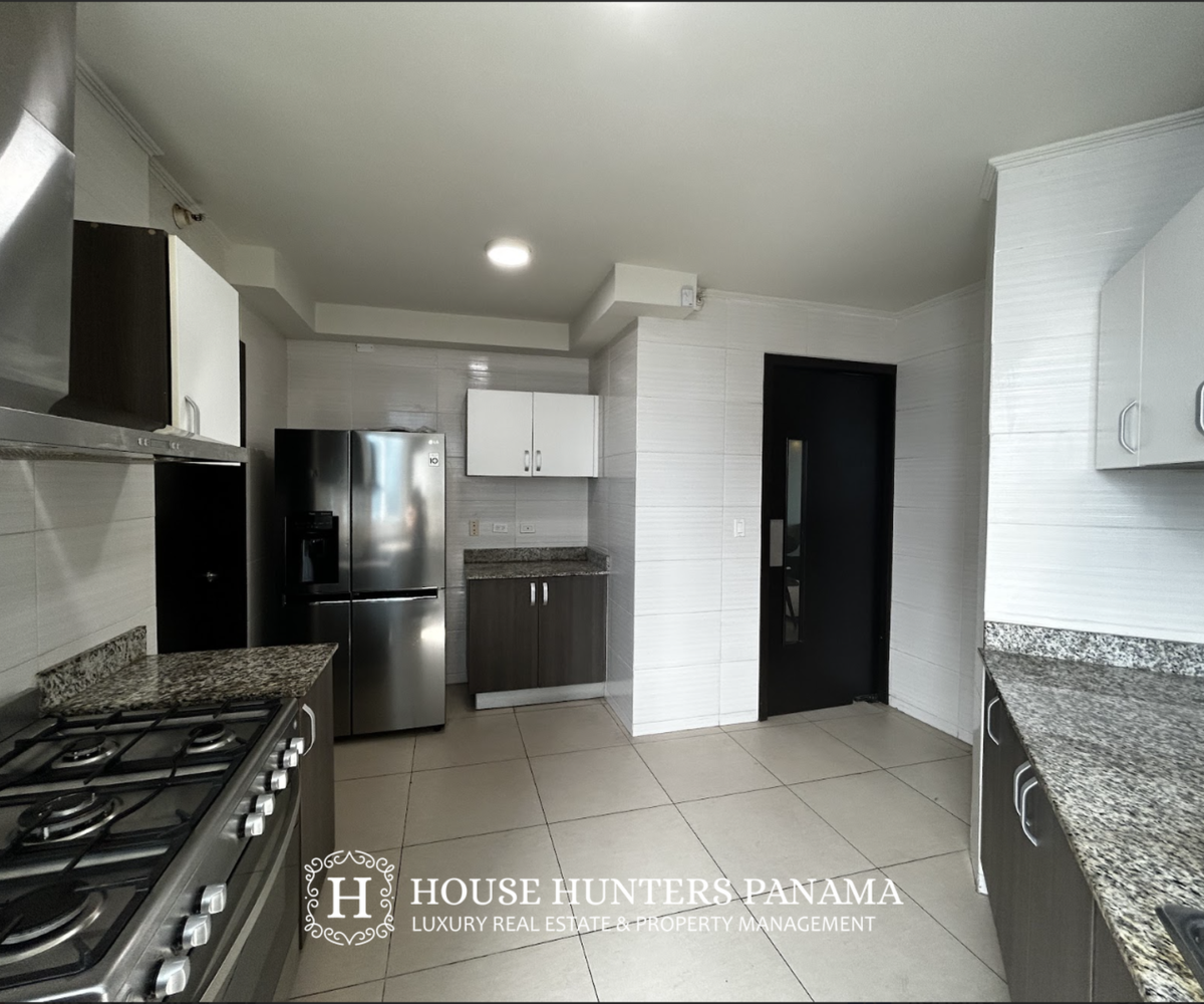 Costa del Este Luxury Condo