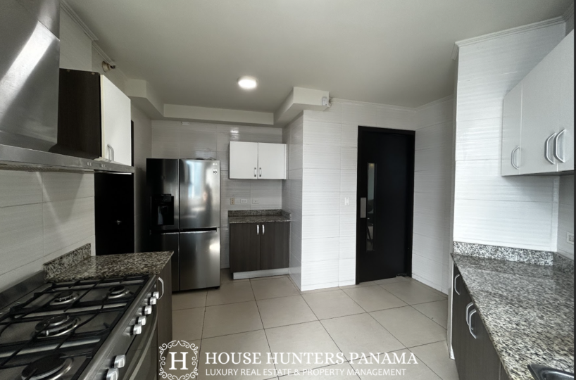 Costa del Este Luxury Condo