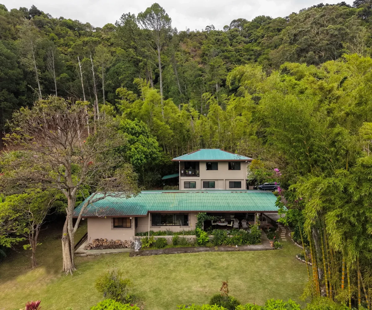 Boquete Home with Mountain View