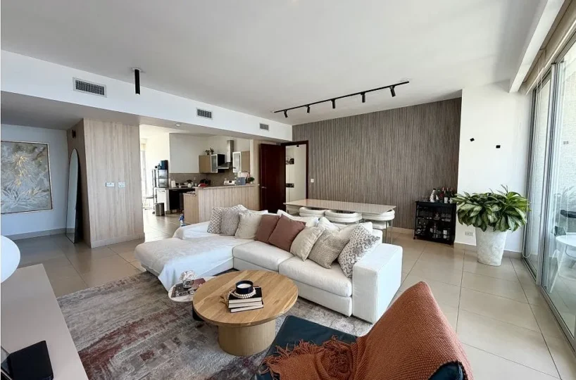 Punta Pacífica Oceanfront Apartment