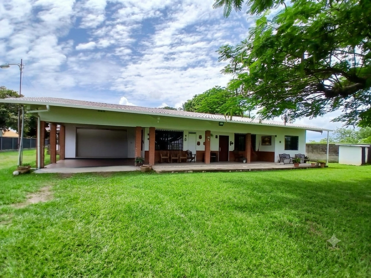 Spacious Home in Central Panama