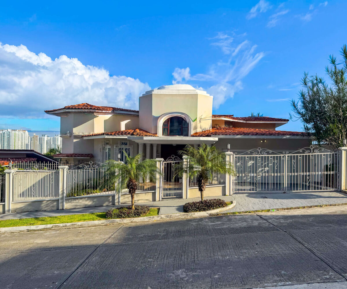 Luxury Dos Mares House in Panama City Panama