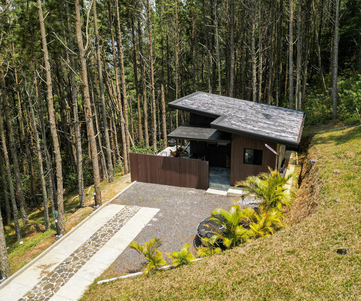Solar Powered Cabin In Panama