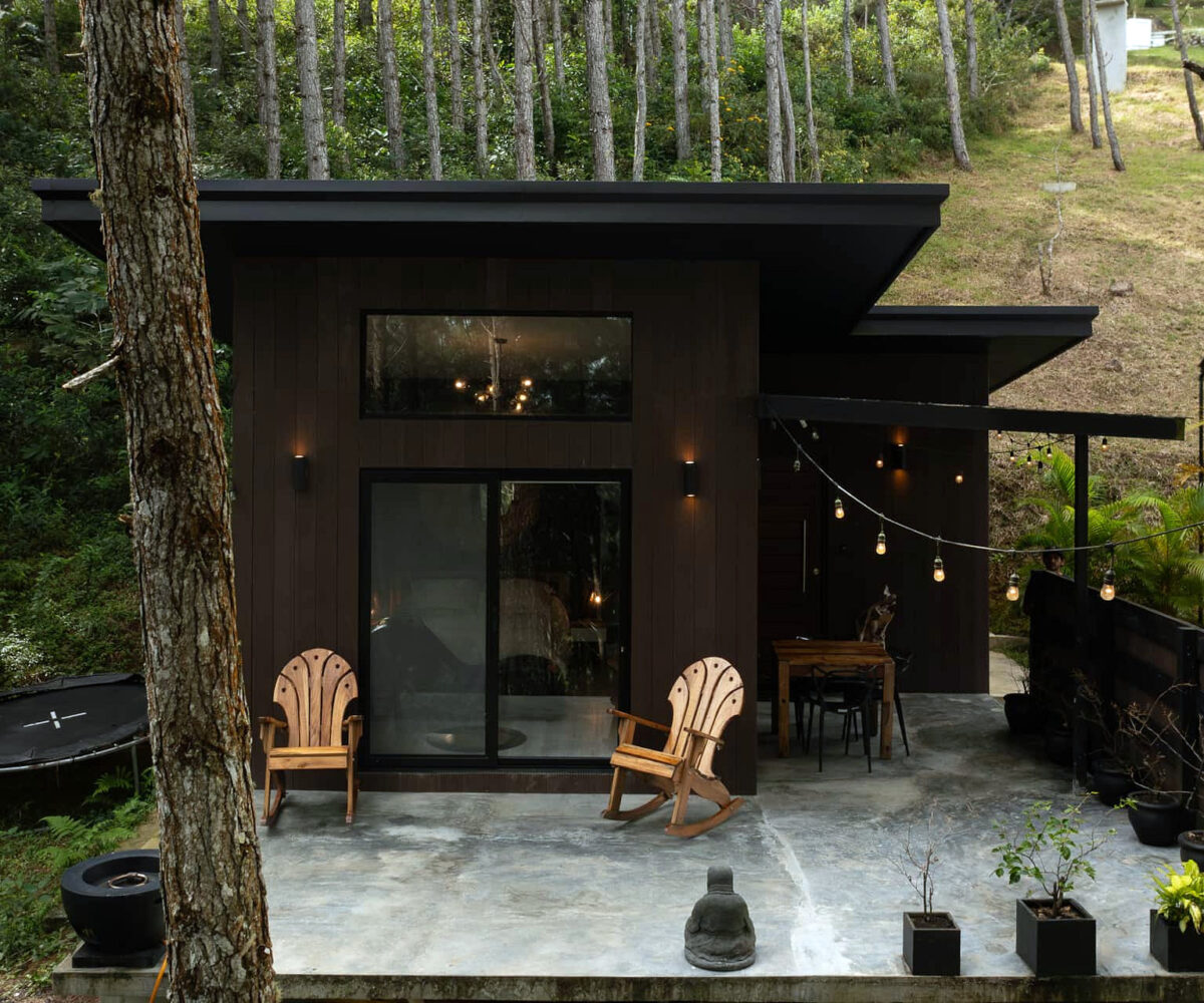 Solar Powered Cabin in Panama