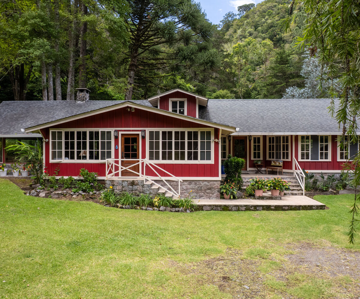 Luxury Mountain Estate in Volcan Panama