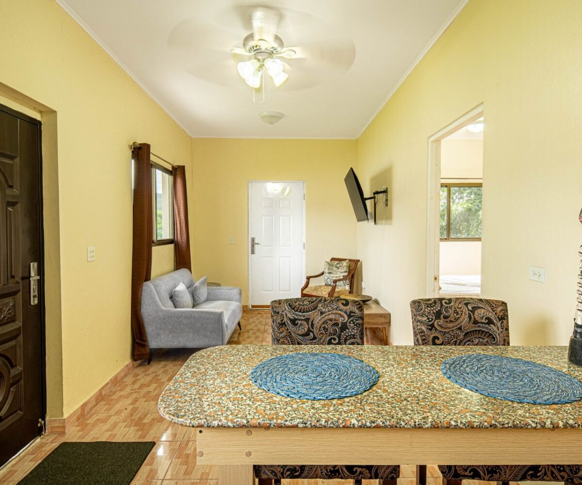Home with Studio in Alto Boquete