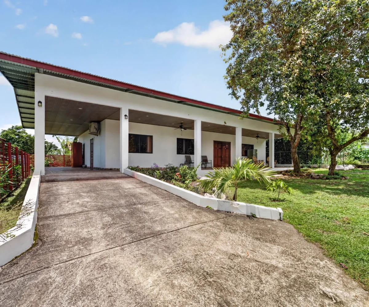 Large Lot Home in Boquete Panama