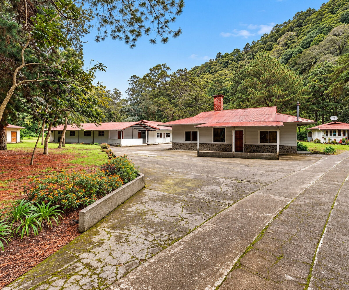 Riverfront Estate in Volcán Panama