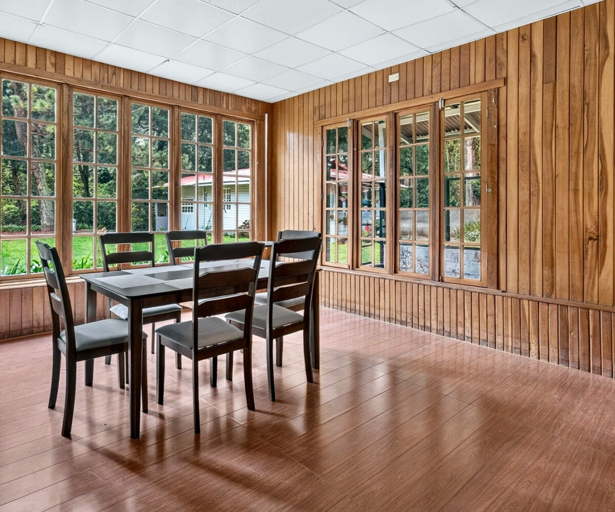 Riverfront Estate in Volcán Panama
