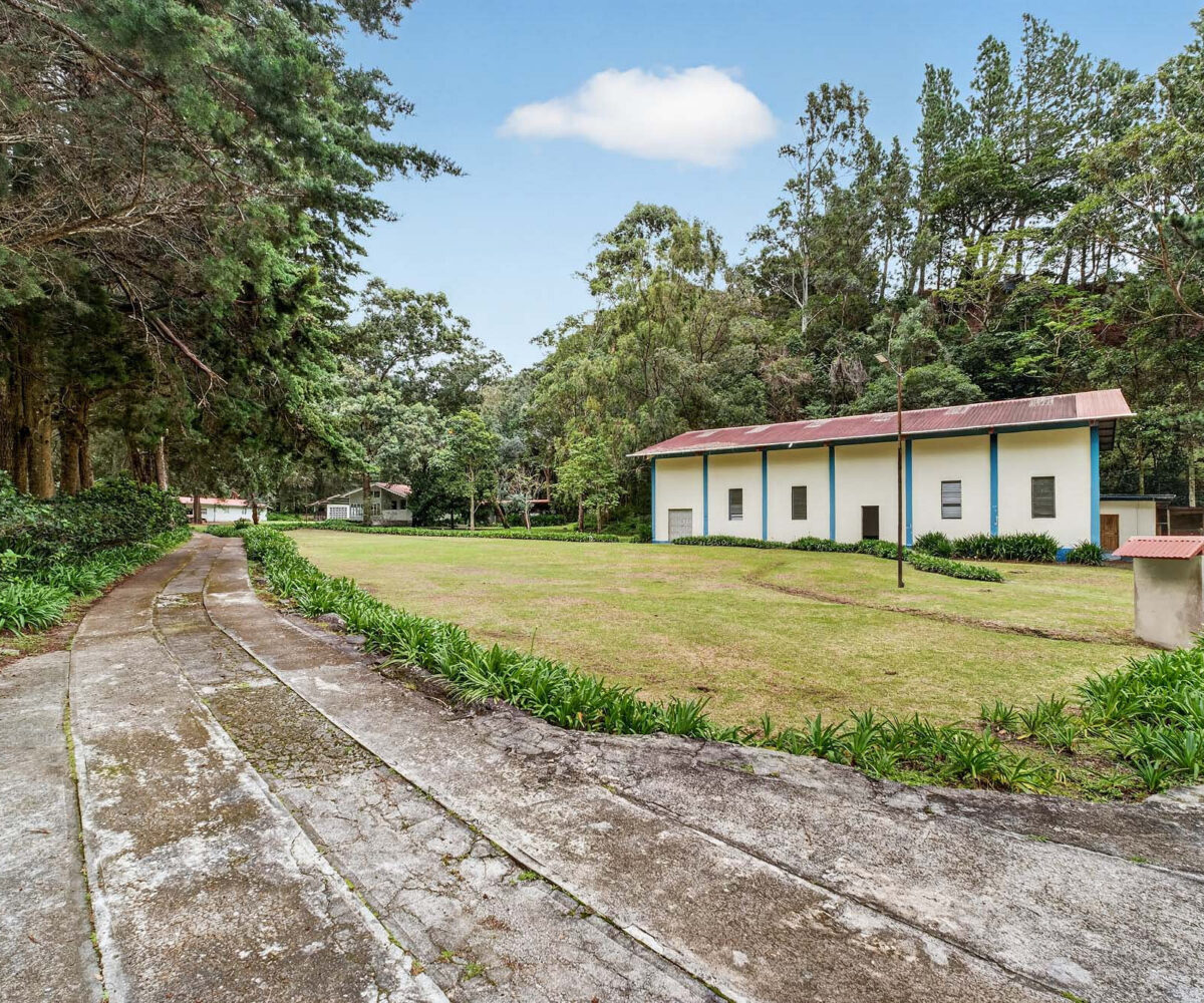 Riverfront Estate in Volcán Panama