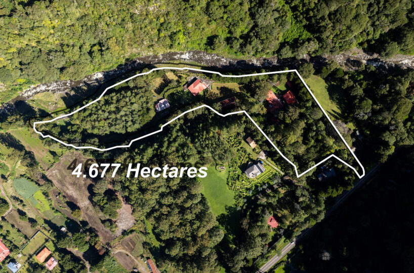 Riverfront Estate in Volcán Panama